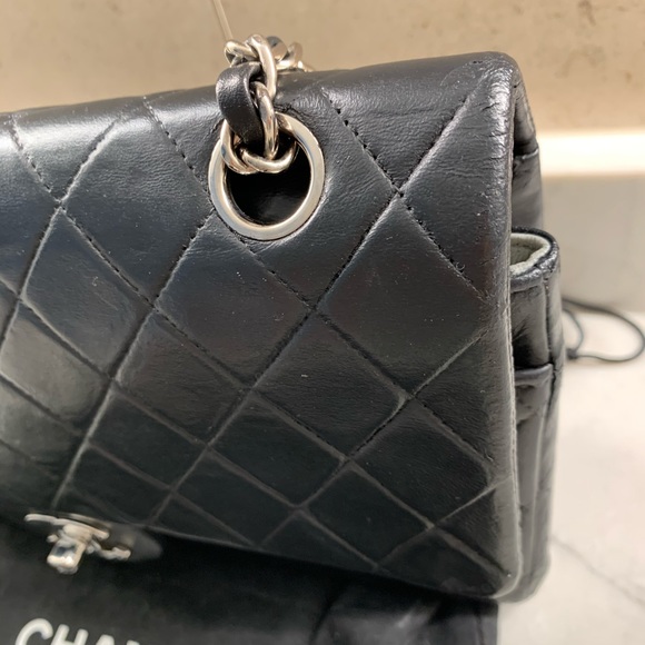Chanel medium double flap bag - Picture 2 of 8